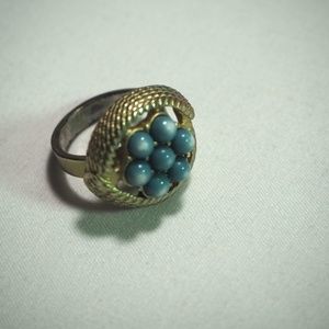 Robin's nest ring